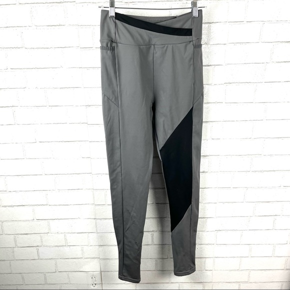 Gymshark Asymetric Legging Smokey grey / Black legging size Medium - Picture 4 of 10